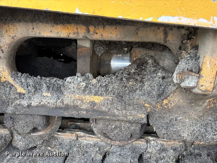 image for item DV0820 2006 Mauldin 1750-C paver