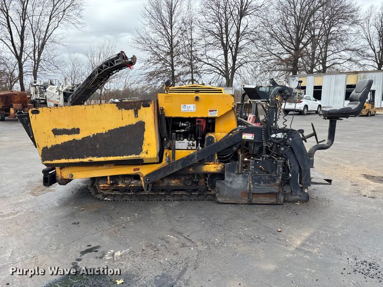 image for item DV0821 2005 Mauldin 1750-C paver