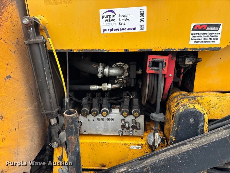 image for item DV0821 2005 Mauldin 1750-C paver