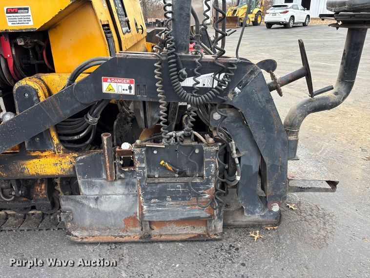 image for item DV0821 2005 Mauldin 1750-C paver