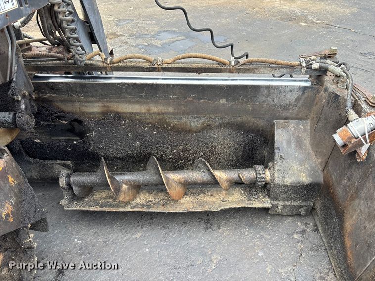 image for item DV0821 2005 Mauldin 1750-C paver