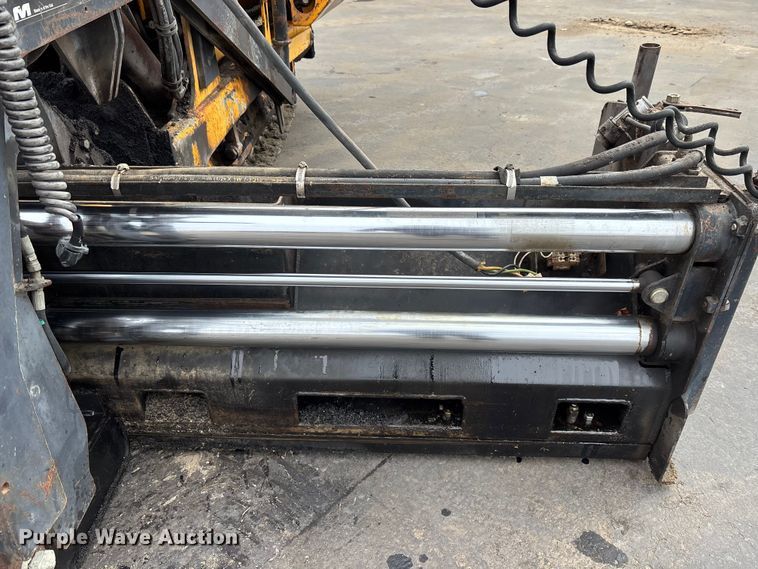 image for item DV0821 2005 Mauldin 1750-C paver