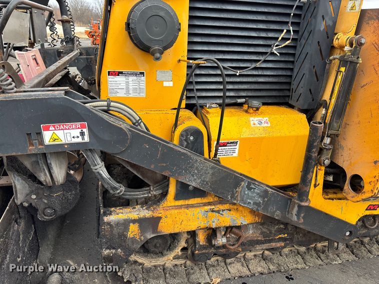 image for item DV0821 2005 Mauldin 1750-C paver