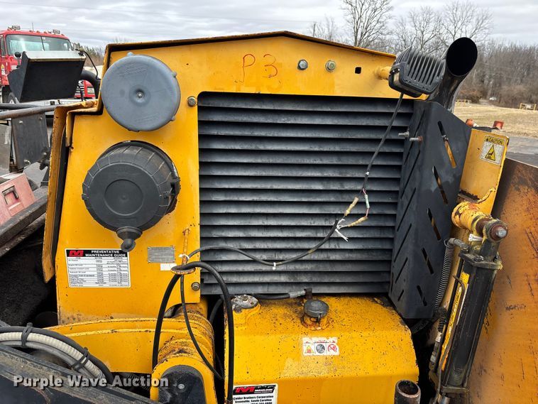 image for item DV0821 2005 Mauldin 1750-C paver