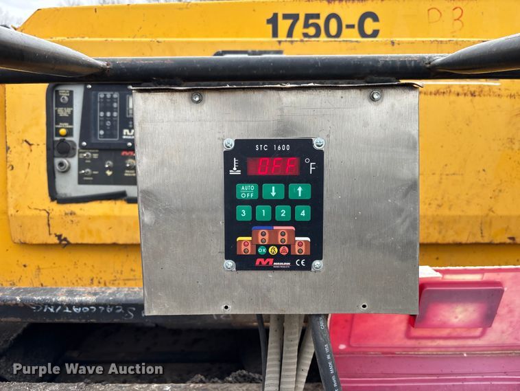 image for item DV0821 2005 Mauldin 1750-C paver