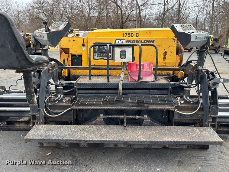 image for item DV0821 2005 Mauldin 1750-C paver