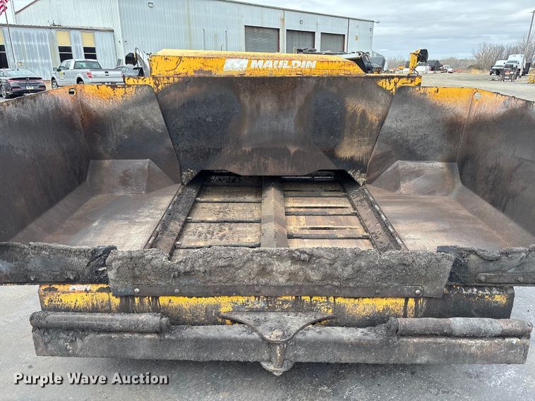 image for item DV0821 2005 Mauldin 1750-C paver