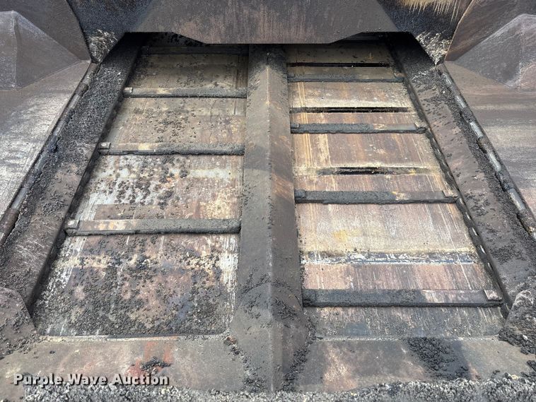 image for item DV0821 2005 Mauldin 1750-C paver