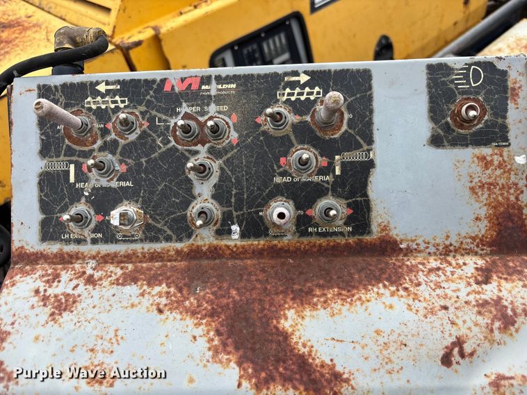 image for item DV0821 2005 Mauldin 1750-C paver