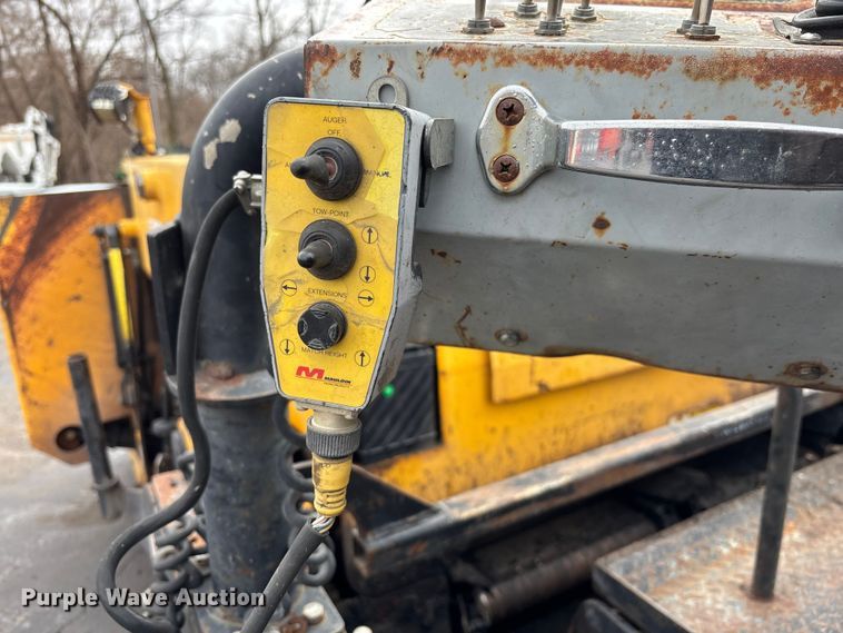 image for item DV0821 2005 Mauldin 1750-C paver