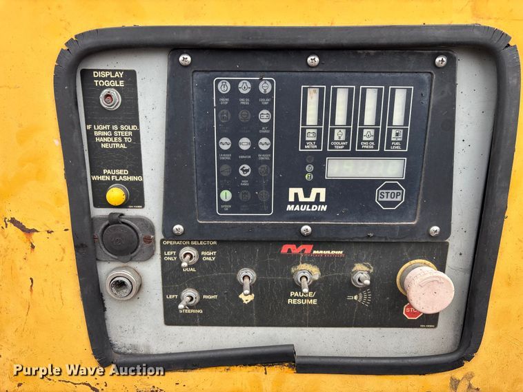 image for item DV0821 2005 Mauldin 1750-C paver