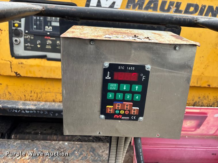 image for item DV0821 2005 Mauldin 1750-C paver