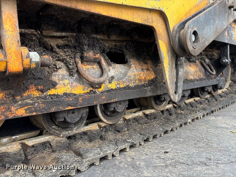 image for item DV0821 2005 Mauldin 1750-C paver