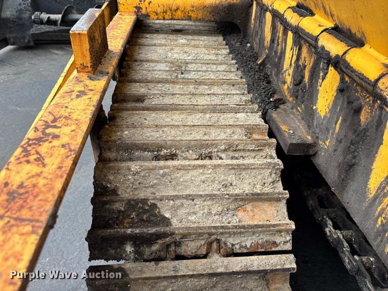 image for item DV0821 2005 Mauldin 1750-C paver