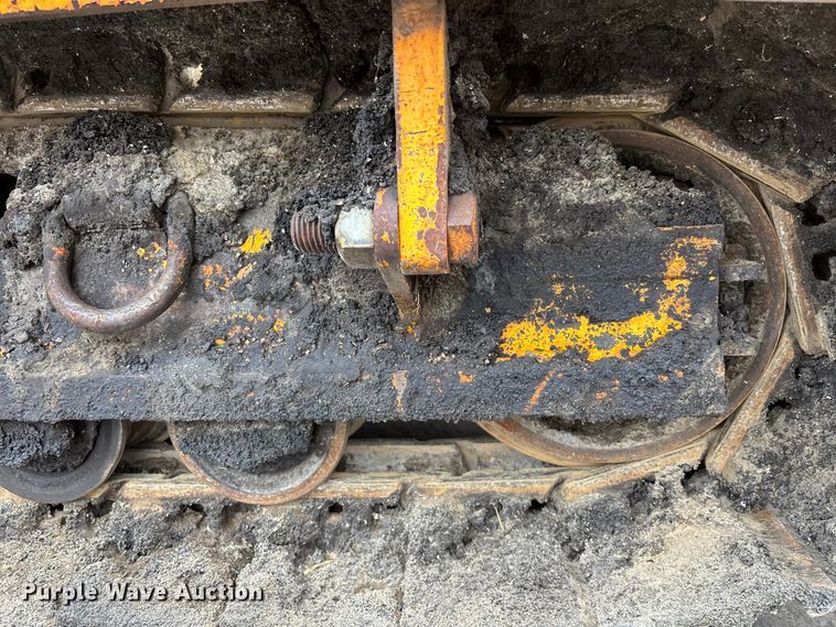 image for item DV0821 2005 Mauldin 1750-C paver