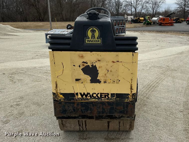 image for item DV0822 Wacker Neuson double drum vibratory roller