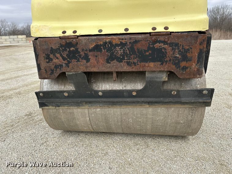 image for item DV0822 Wacker Neuson double drum vibratory roller