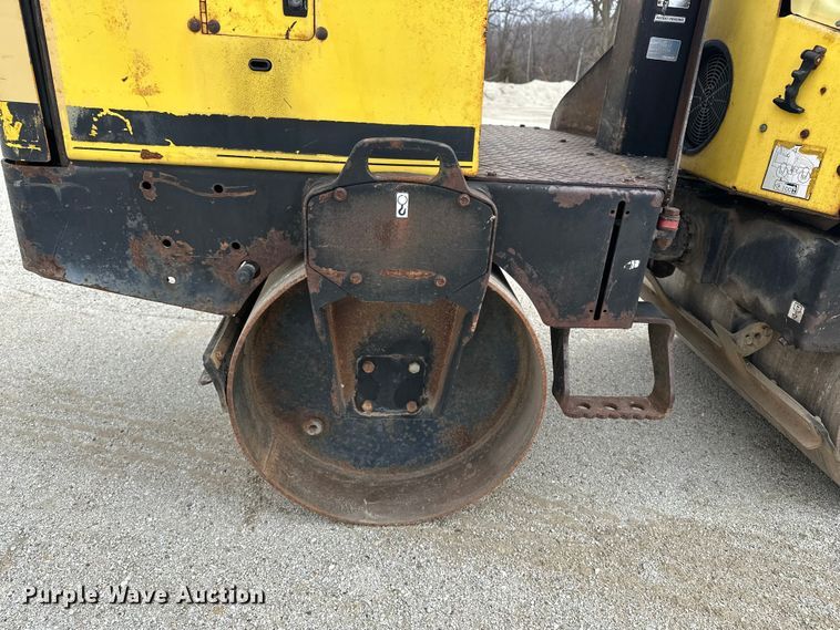 image for item DV0822 Wacker Neuson double drum vibratory roller