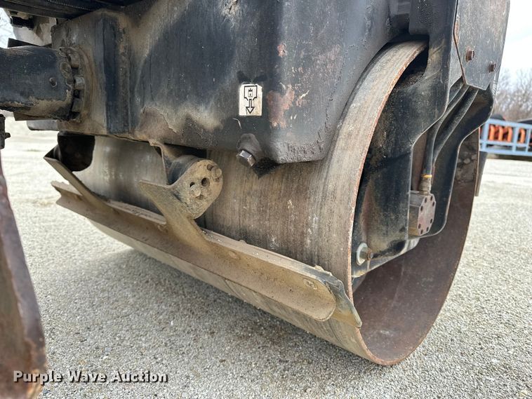image for item DV0822 Wacker Neuson double drum vibratory roller