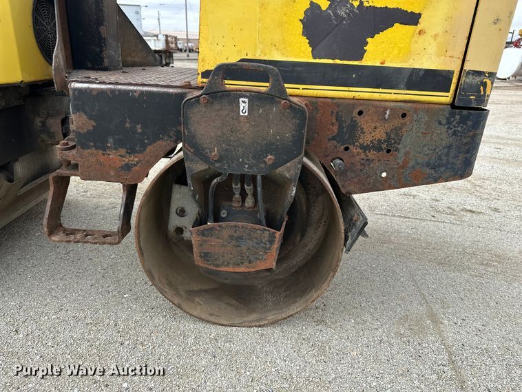 image for item DV0822 Wacker Neuson double drum vibratory roller