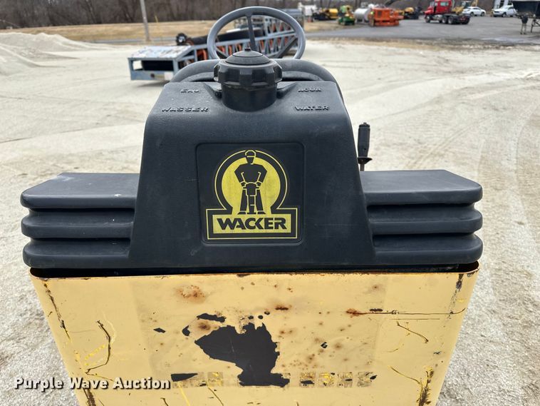 image for item DV0822 Wacker Neuson double drum vibratory roller