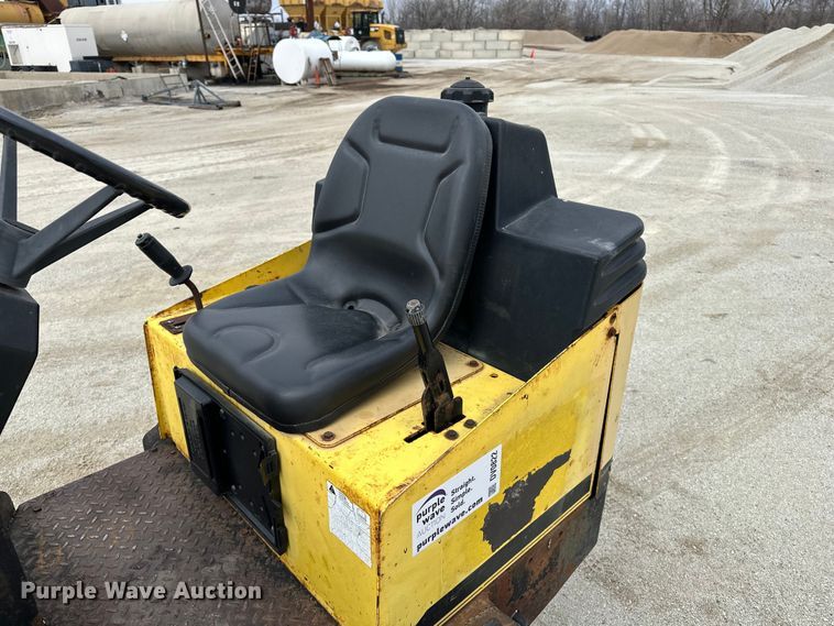 image for item DV0822 Wacker Neuson double drum vibratory roller
