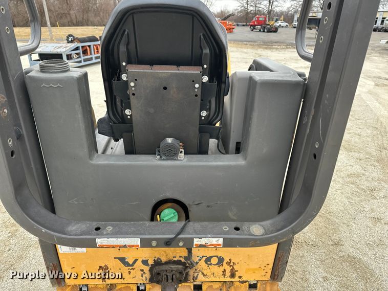 image for item DV0823 2012 Volvo DD16 double drum vibratory roller