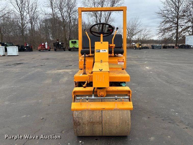 image for item DV0824 2002 Leeboy 300 double drum roller