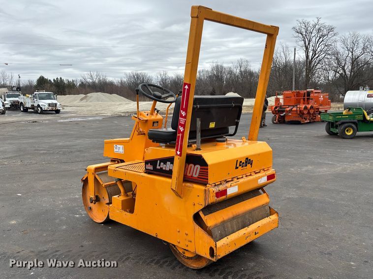 image for item DV0824 2002 Leeboy 300 double drum roller