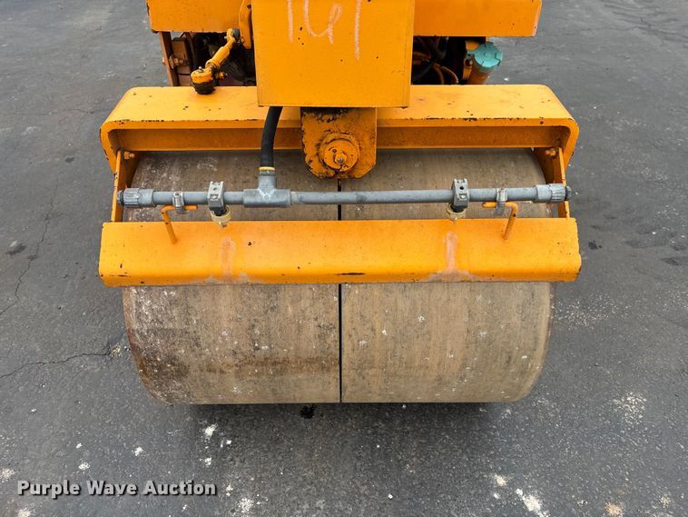 image for item DV0824 2002 Leeboy 300 double drum roller