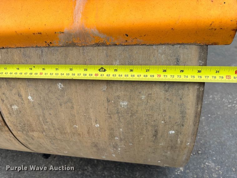 image for item DV0824 2002 Leeboy 300 double drum roller