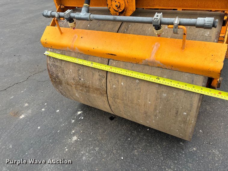 image for item DV0824 2002 Leeboy 300 double drum roller