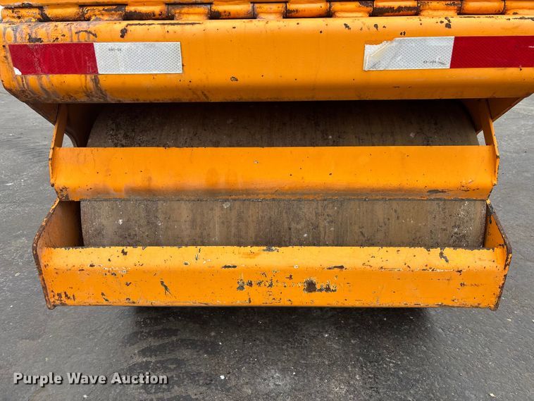 image for item DV0824 2002 Leeboy 300 double drum roller