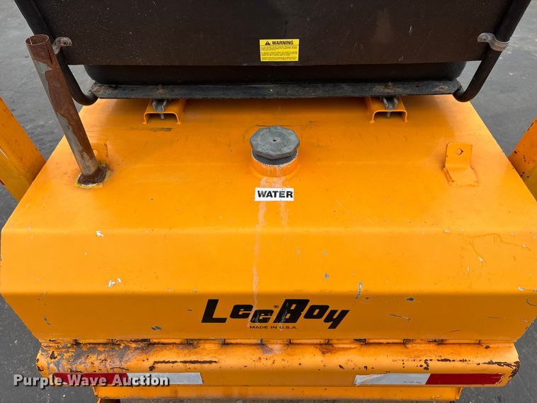 image for item DV0824 2002 Leeboy 300 double drum roller