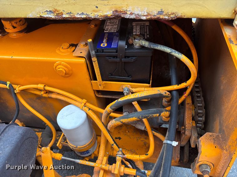 image for item DV0824 2002 Leeboy 300 double drum roller