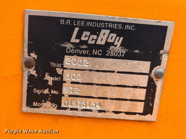 image for item DV0824 2002 Leeboy 300 double drum roller