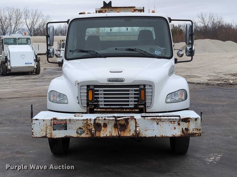 image for item DV0827 2007 Freightliner M2 utility / service truck