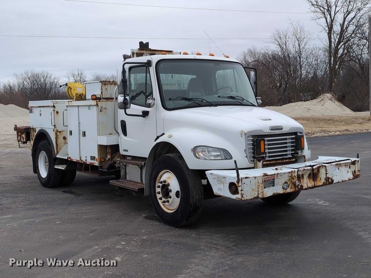 image for item DV0827 2007 Freightliner M2 utility / service truck