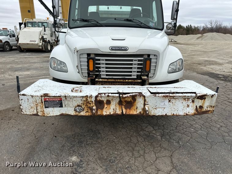 image for item DV0827 2007 Freightliner M2 utility / service truck