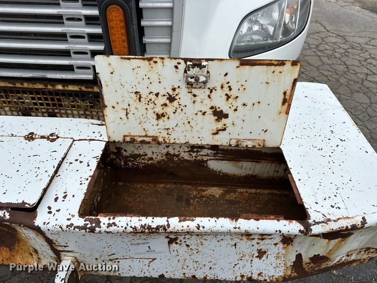 image for item DV0827 2007 Freightliner M2 utility / service truck