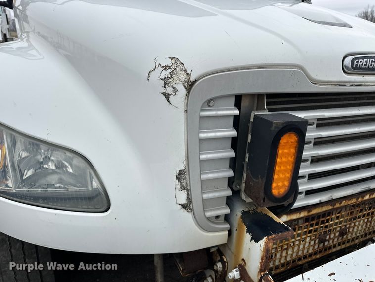 image for item DV0827 2007 Freightliner M2 utility / service truck