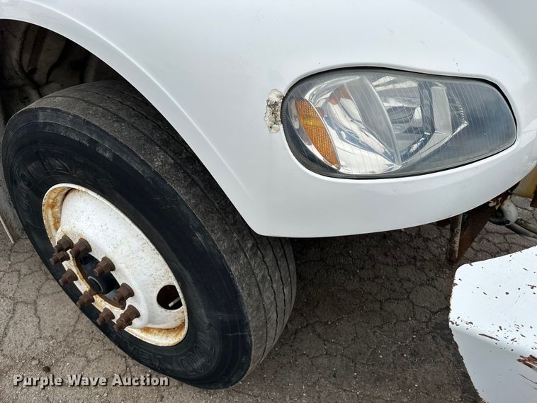 image for item DV0827 2007 Freightliner M2 utility / service truck