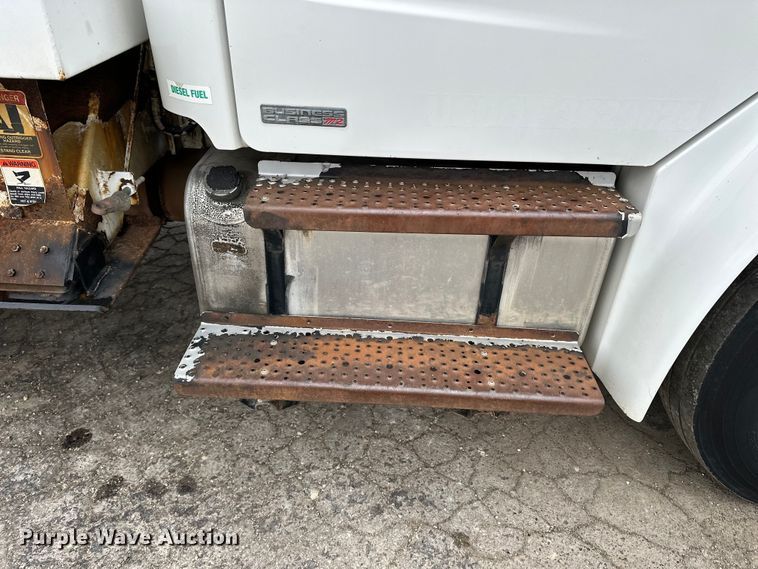 image for item DV0827 2007 Freightliner M2 utility / service truck