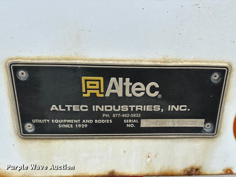 image for item DV0827 2007 Freightliner M2 utility / service truck