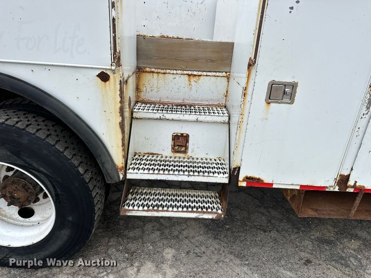 image for item DV0827 2007 Freightliner M2 utility / service truck