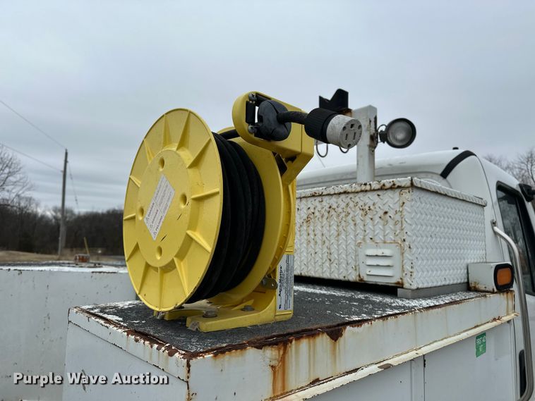 image for item DV0827 2007 Freightliner M2 utility / service truck