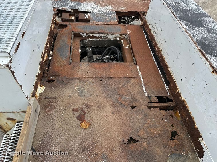 image for item DV0827 2007 Freightliner M2 utility / service truck