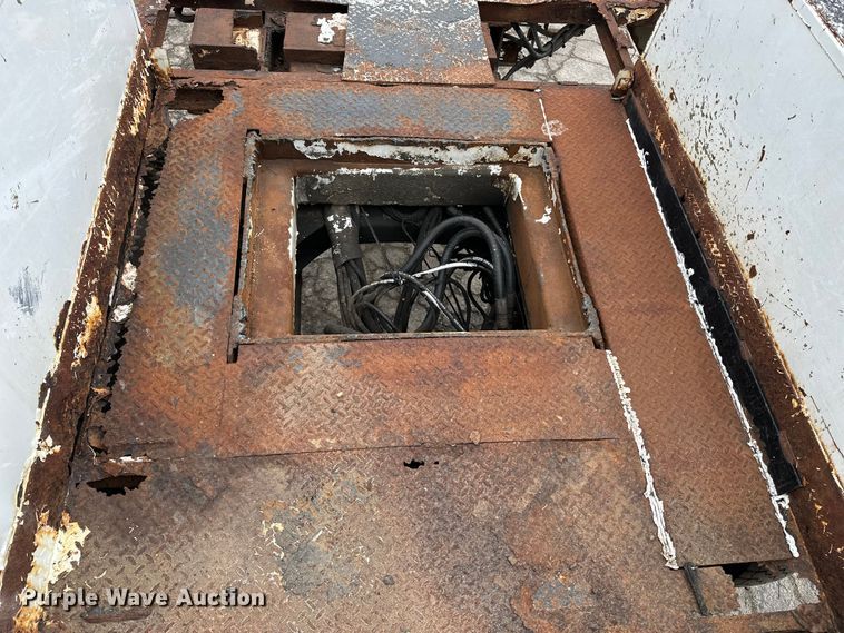 image for item DV0827 2007 Freightliner M2 utility / service truck