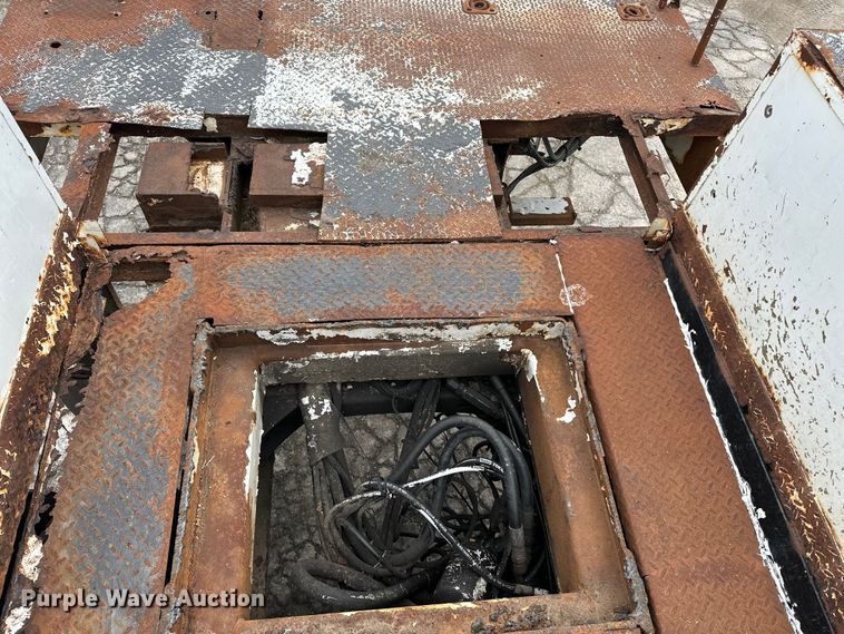 image for item DV0827 2007 Freightliner M2 utility / service truck