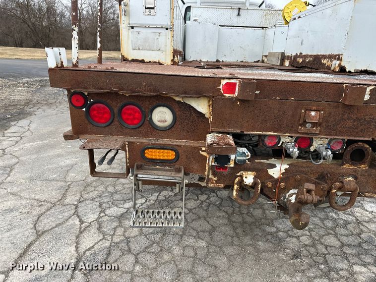 image for item DV0827 2007 Freightliner M2 utility / service truck